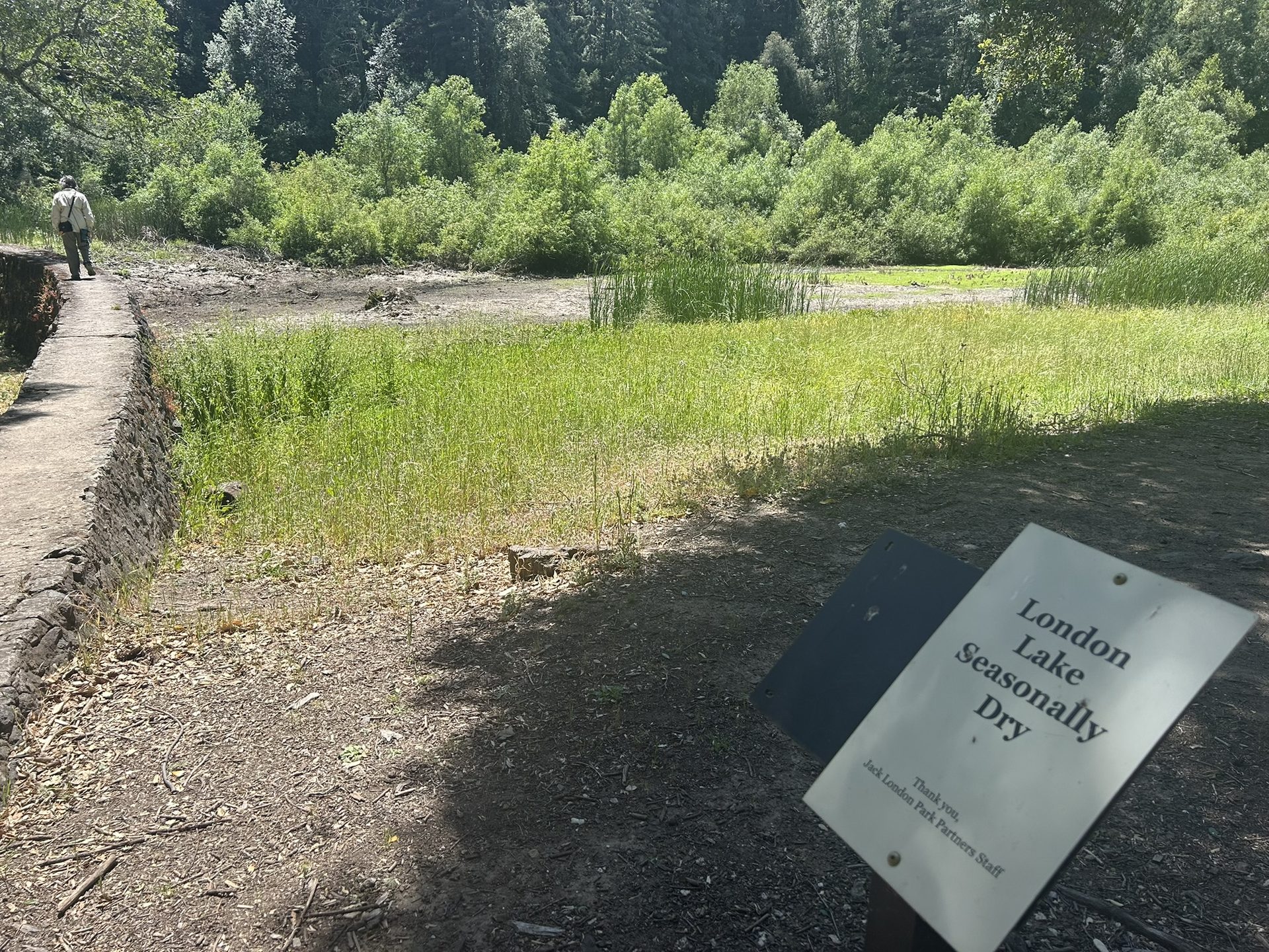 London Lake Seasonally Dry sign